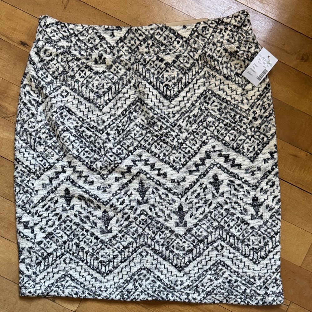 Maurices Black and White Patterned Pencil Skirt